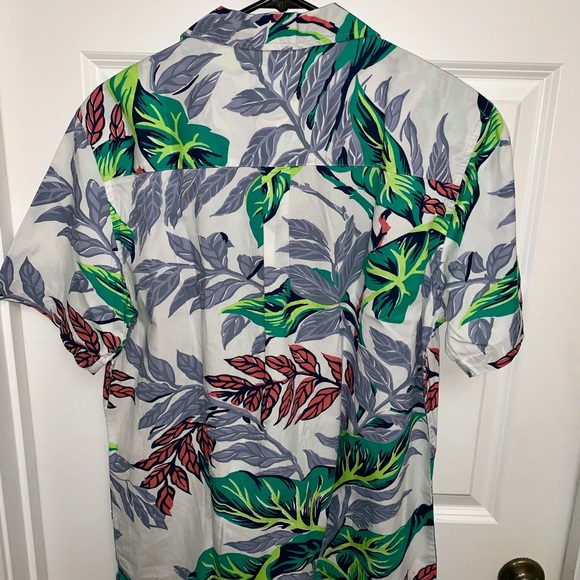 Casual Chaps button-down with flowers - Picture 4 of 4